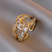 KNOTTED RING